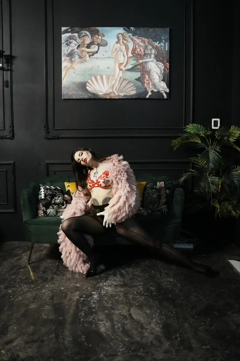 Amber escort in Dubai