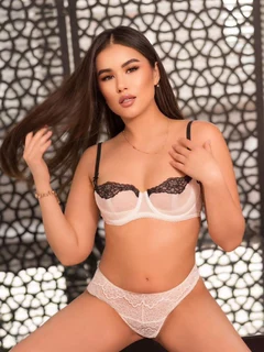Ariella escort in Dubai