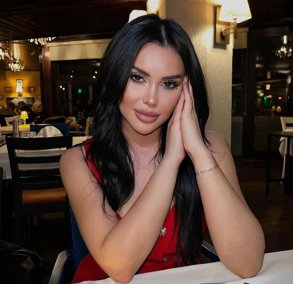 Nora escort in Dubai