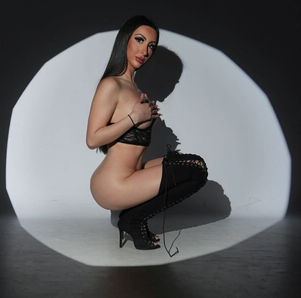 Sarah escort in Dubai