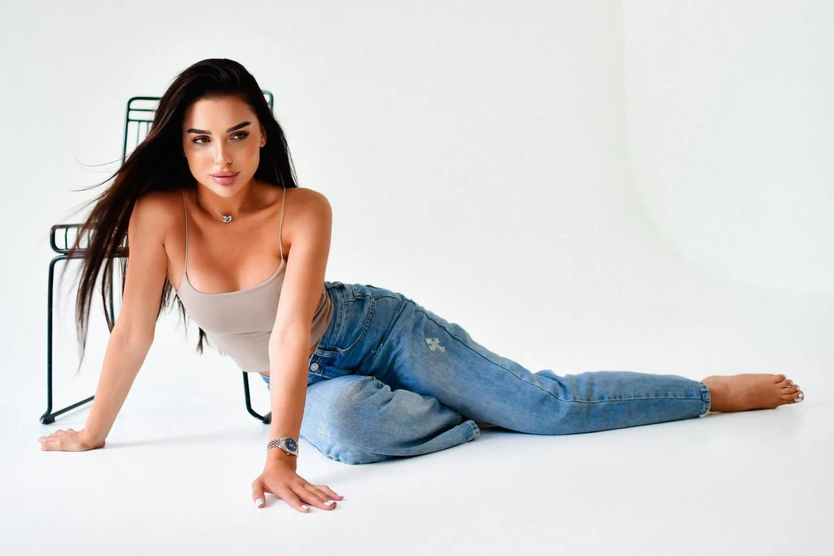 Shella escort in Dubai