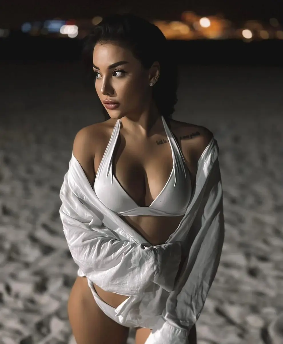 Sienna escort in Dubai